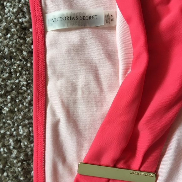 Bathing suit - Picture 2 of 4